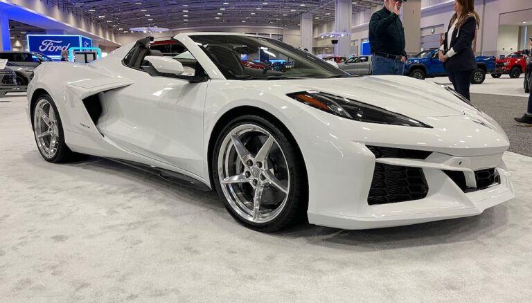 2026 Chevrolet Corvette E-Ray Convertible: Unveiling the Release Date