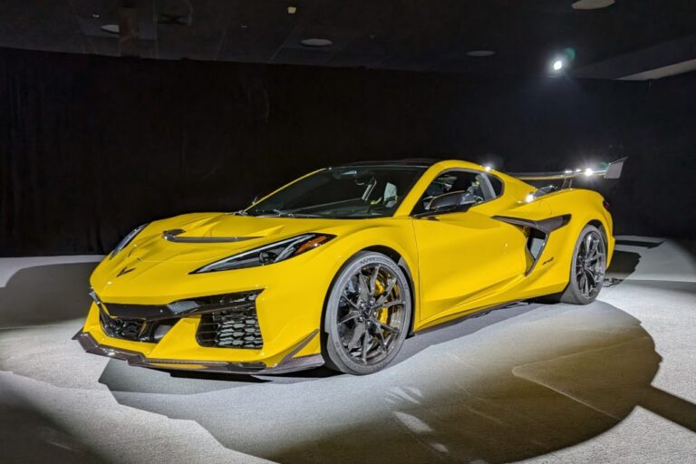 Unveiling the Pinnacle of Performance: New 2026 Chevrolet Corvette ZR1 Coupe Specs